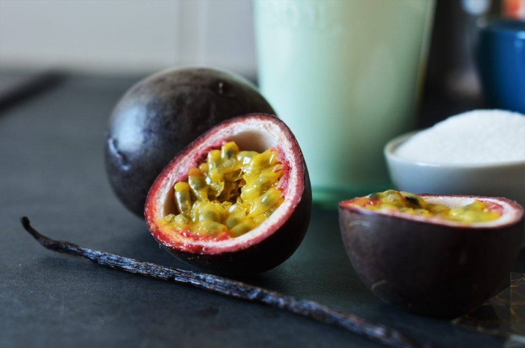 Panna-cotta-fruits-de-la-passion©MarineBoniBD